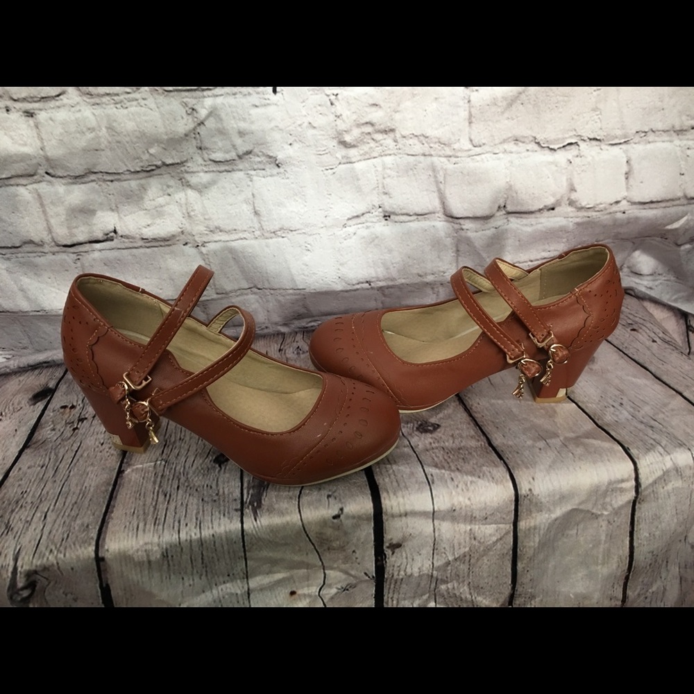 New Mary Jane style heels - Picture 3 of 6